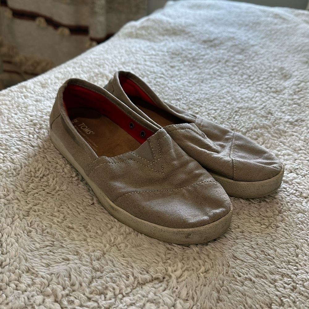 Tom's Women's 6.5 Classic Slip On Loafer Shoe Beige Canvas Coastal Casual Flat